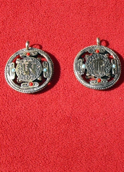 colgante-metal-doble-cara