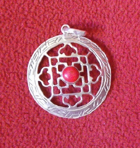 Colgante mandala calado