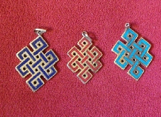 Colgante nudo infinito colores