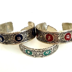 brazalete-con-filigrana-y-mantra