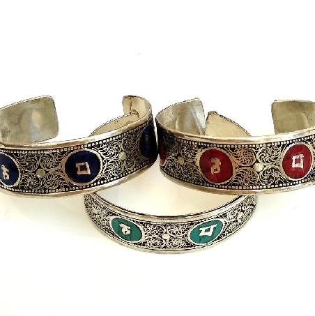 brazalete-con-filigrana-y-mantra