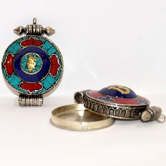 Colgmet128- Medallón (Gau) om mane pedreria 2