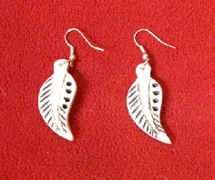 Pendientes hueso penhu4 (3 pares)