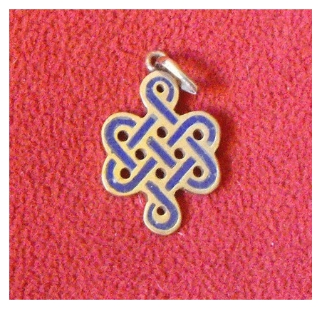 Colgante nudo infinito colgmet2