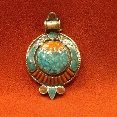 Colgmet180- Medallón pedrería