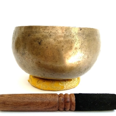 Cuenco "Om" 500-700 grs 18-20 cms.