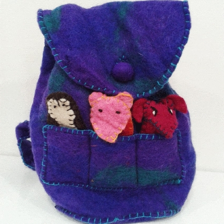 mochila puppets 21 cms ancho, 22 cms alto