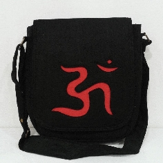 Bolso pachwork Om pequeño 28 cms ancho, 25 cms alto