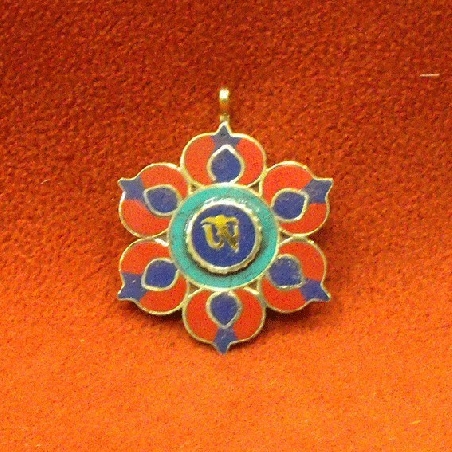 colgmet244-colgante flor de loto con om