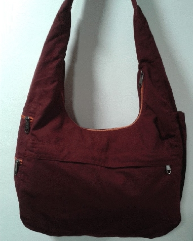 Bolso lama rojo con cremalleras