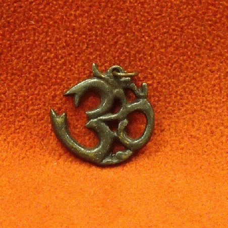 Colgmet210- Om oscuro