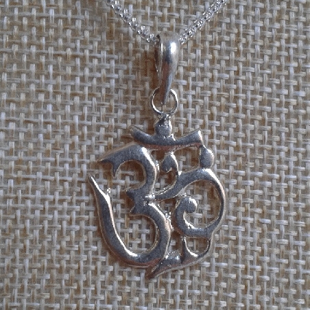 Colgante de plata "Om" colgplat16