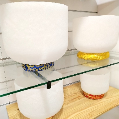 Pareja de cuencos de cuarzo de 25 cms. binaurales