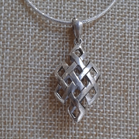 Colgante de plata "nudo infinito" colgplat6