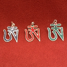 Colgmet20- colgante Om tibetano esmaltado