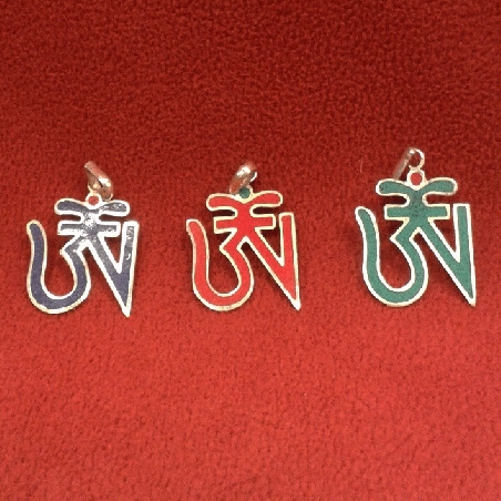 Colgmet20- colgante Om tibetano esmaltado