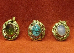 Colgmet172- Medallón pedrería