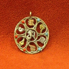 Colgmet246- Colgante redondo "om mane..."