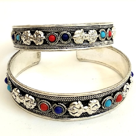 Pulsera dorje y pedrería