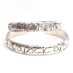 Pulsera Om mane/ signos auspiciosos de alpaca