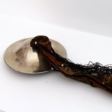 Campana tibetana plana