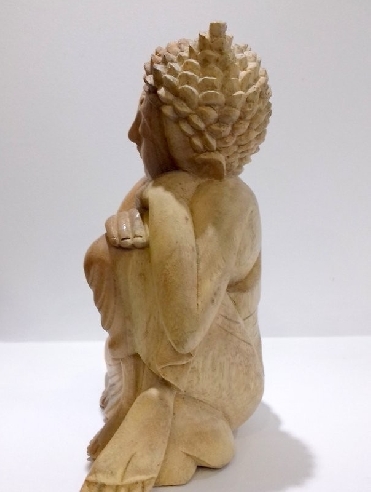 Buda sobre rodilla 30 cms.