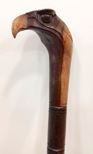 bastón de madera águila