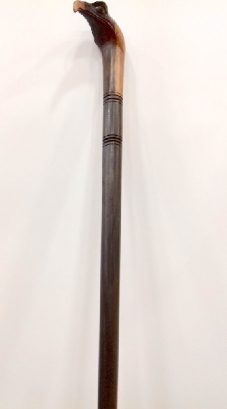bastón de madera águila