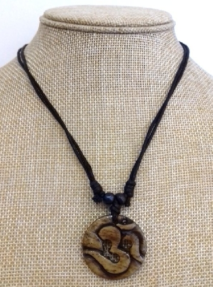 Colgante de hueso Om colghu33 (3 unidades)