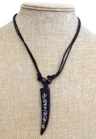 Colgante de hueso Om mane... Colghu42 (3 unidades)