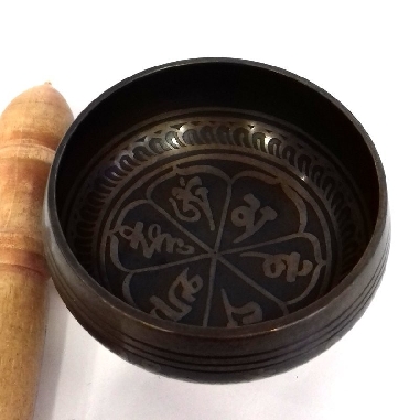 Cuenco torneado oscuro 9 cms. extra.