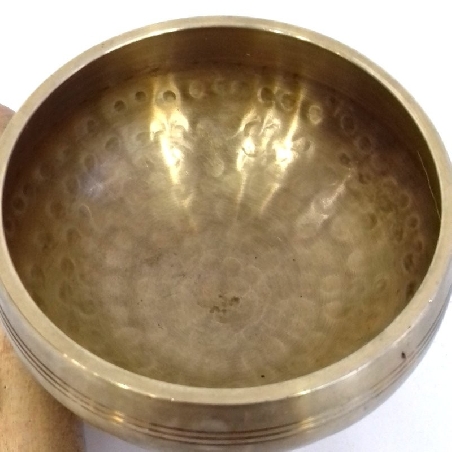 Cuenco torneado amartillado 200-250 grs.