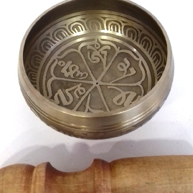 Cuenco torneado color bronce 9 cms. extra.