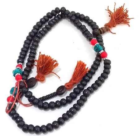 Mala de hueso esmaltado negro con piedras