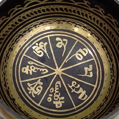 Cuenco torneado 600 grs. negro y dorado