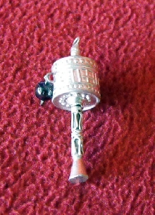 colgante-plata-rueda-oracion