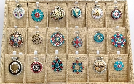 Set de 18 colgantes- C