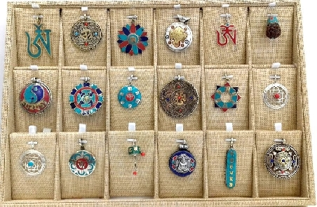 Set de 18 colgantes A