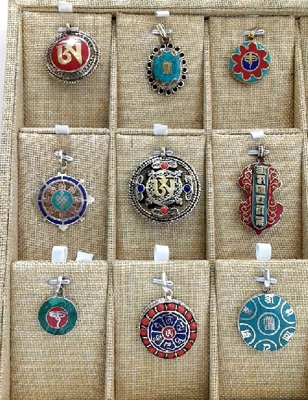 Set de 9 colgantes D-1