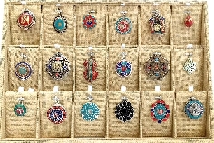 Set de 18 colgantes D