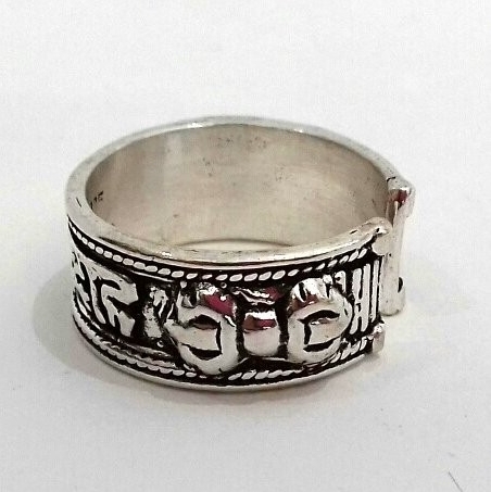 Anillo de plata "Om mane padme hum"- ajustable