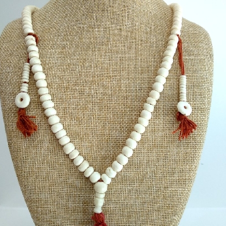 Mala de hueso natural