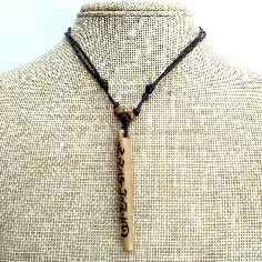 Colgante de hueso cilíndrico "Om Mane..." colghu46 (3 unidades)