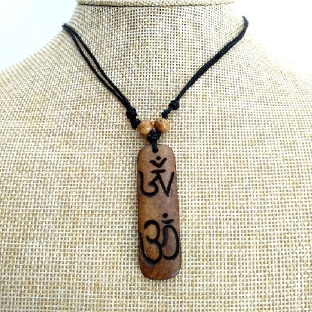Colgante de hueso "Om tibetano- Om sanscrito" colghu50 (3 unidades)