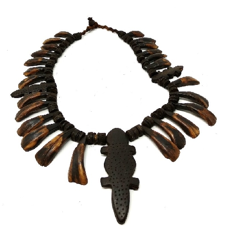 Mala chamánico con dientes