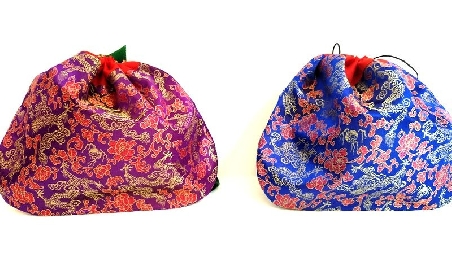 Bolsa de seda grande