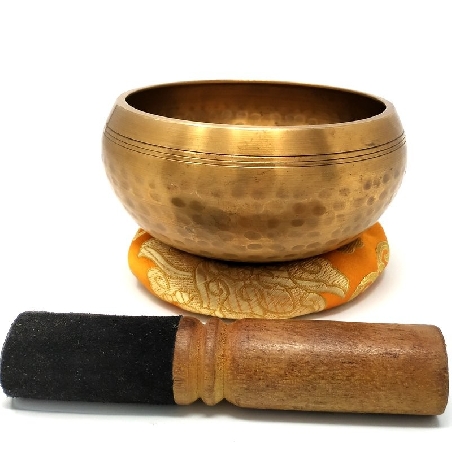 Cuenco torneado 600 grs. amartillado Cuenco torneado 600 grs. amartillado