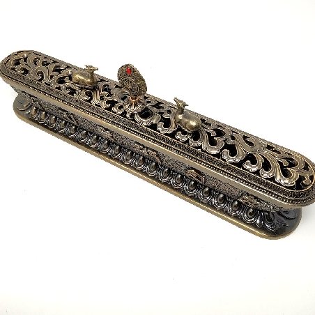 Incensario metal signos-mantra mediano