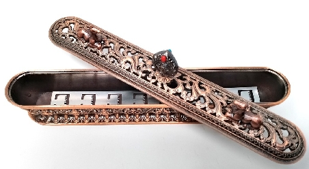 Incensario metal signos-mantra mediano