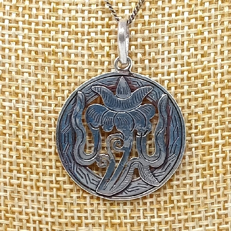 Colgante de plata "Flor de loto"